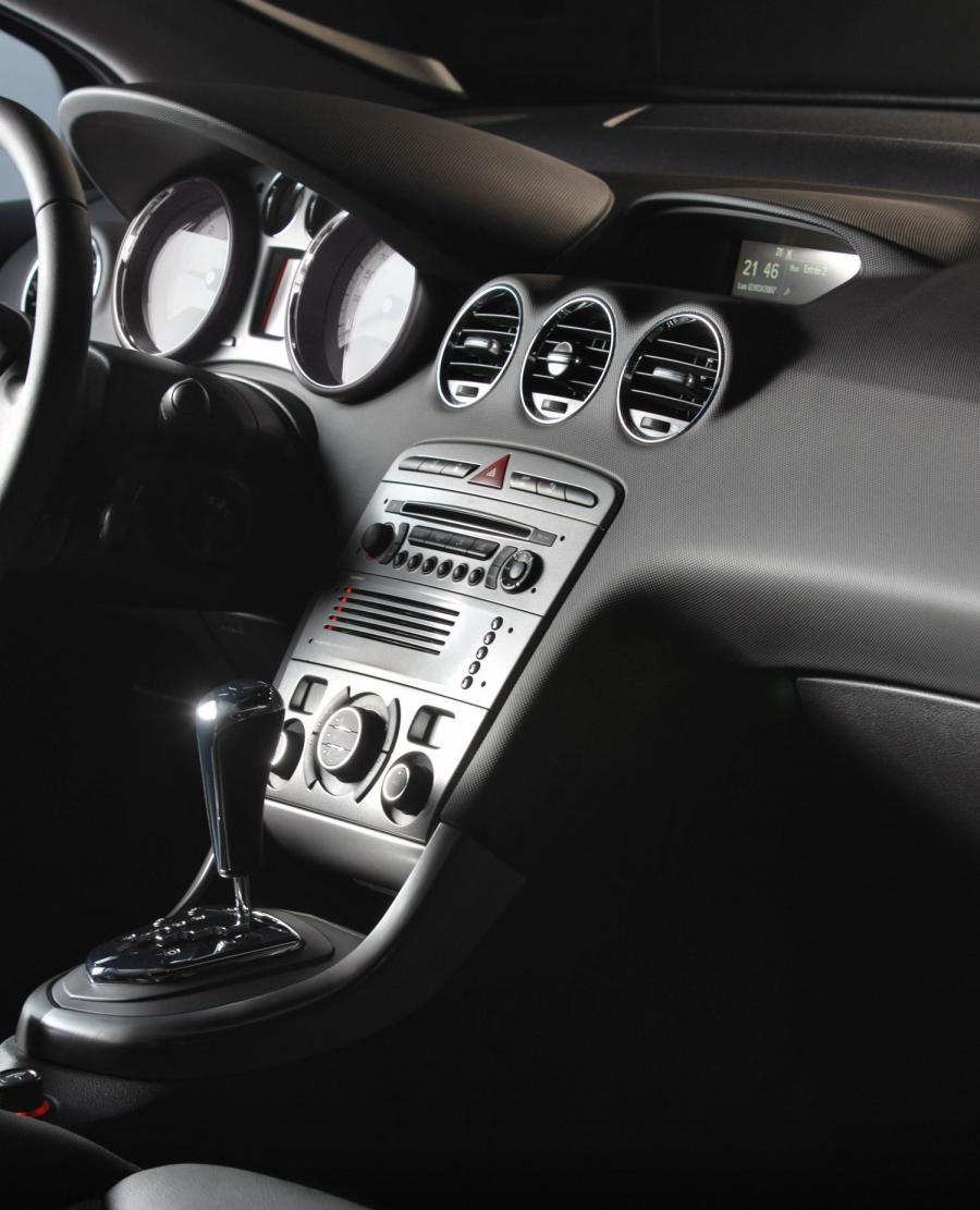  Peugeot 308 GT 2008 года  (фото 6 из 101)